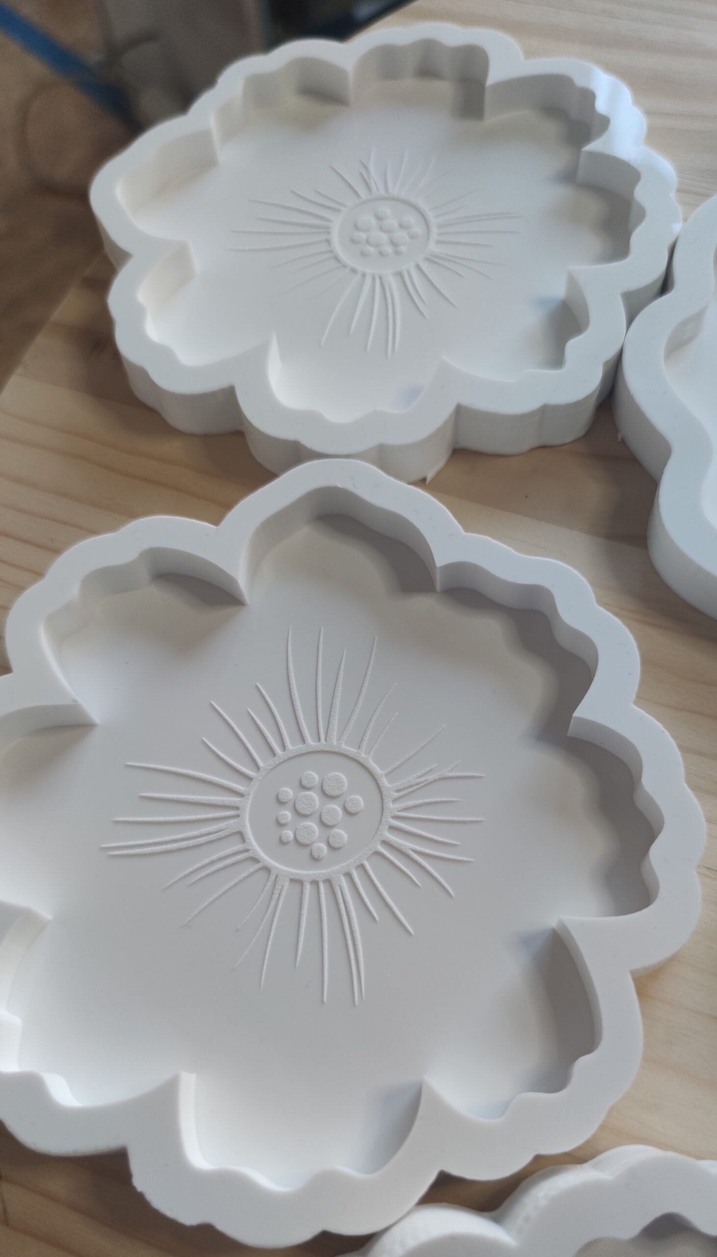 Silikonski kalup cvijet s gravurom cca 13 x 1 cm - od Platinum silikona - izraada po narudži - Slika 3